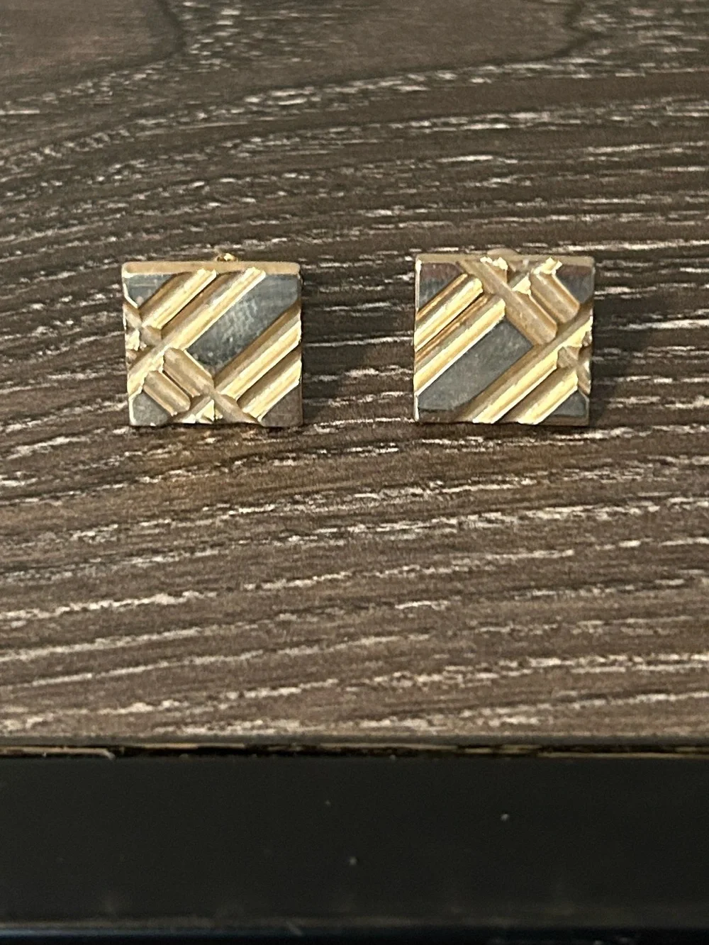Gold diagonal striped cufflinks